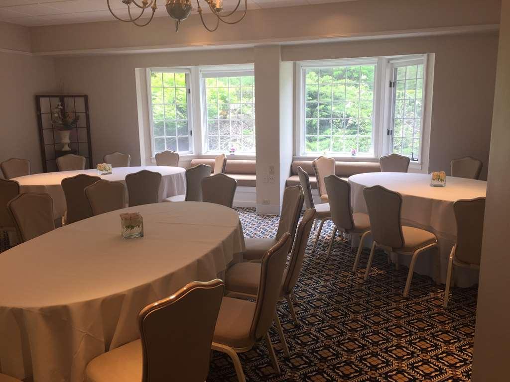 The Simsbury Inn Servicios foto