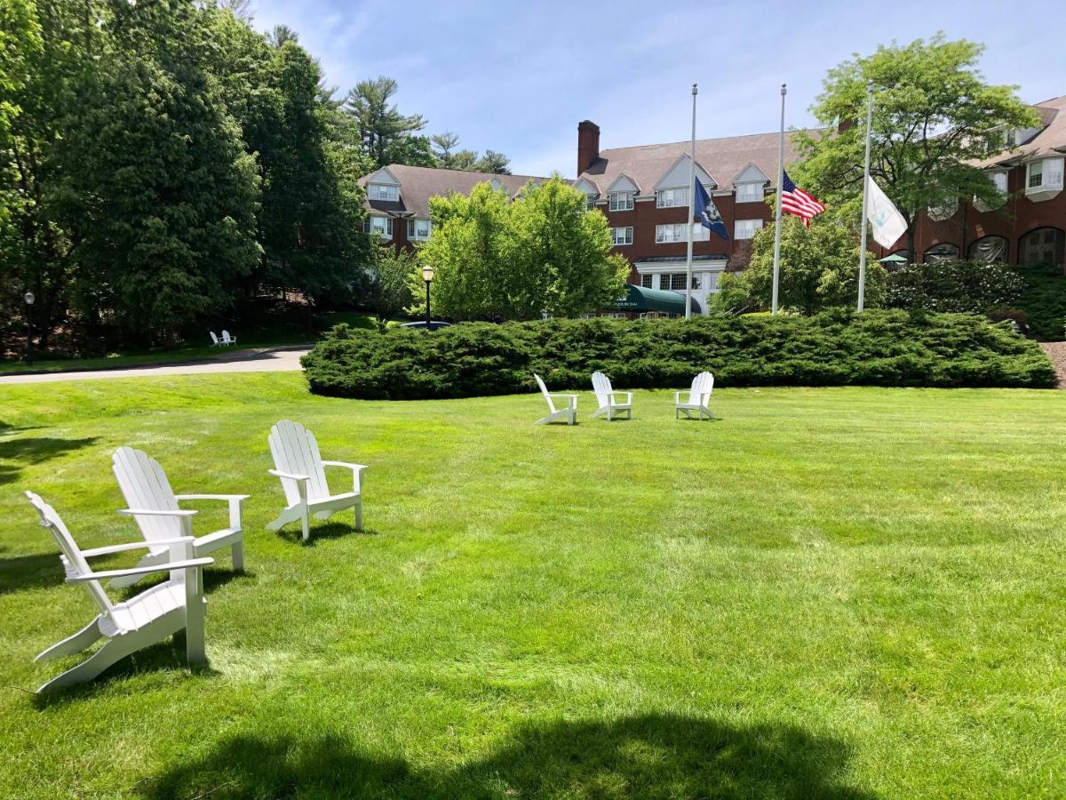 The Simsbury Inn Exterior foto