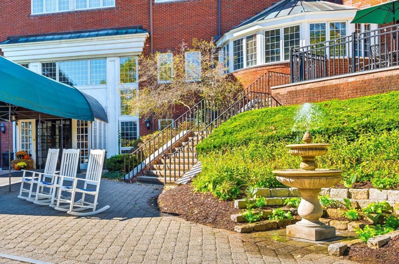 The Simsbury Inn Exterior foto