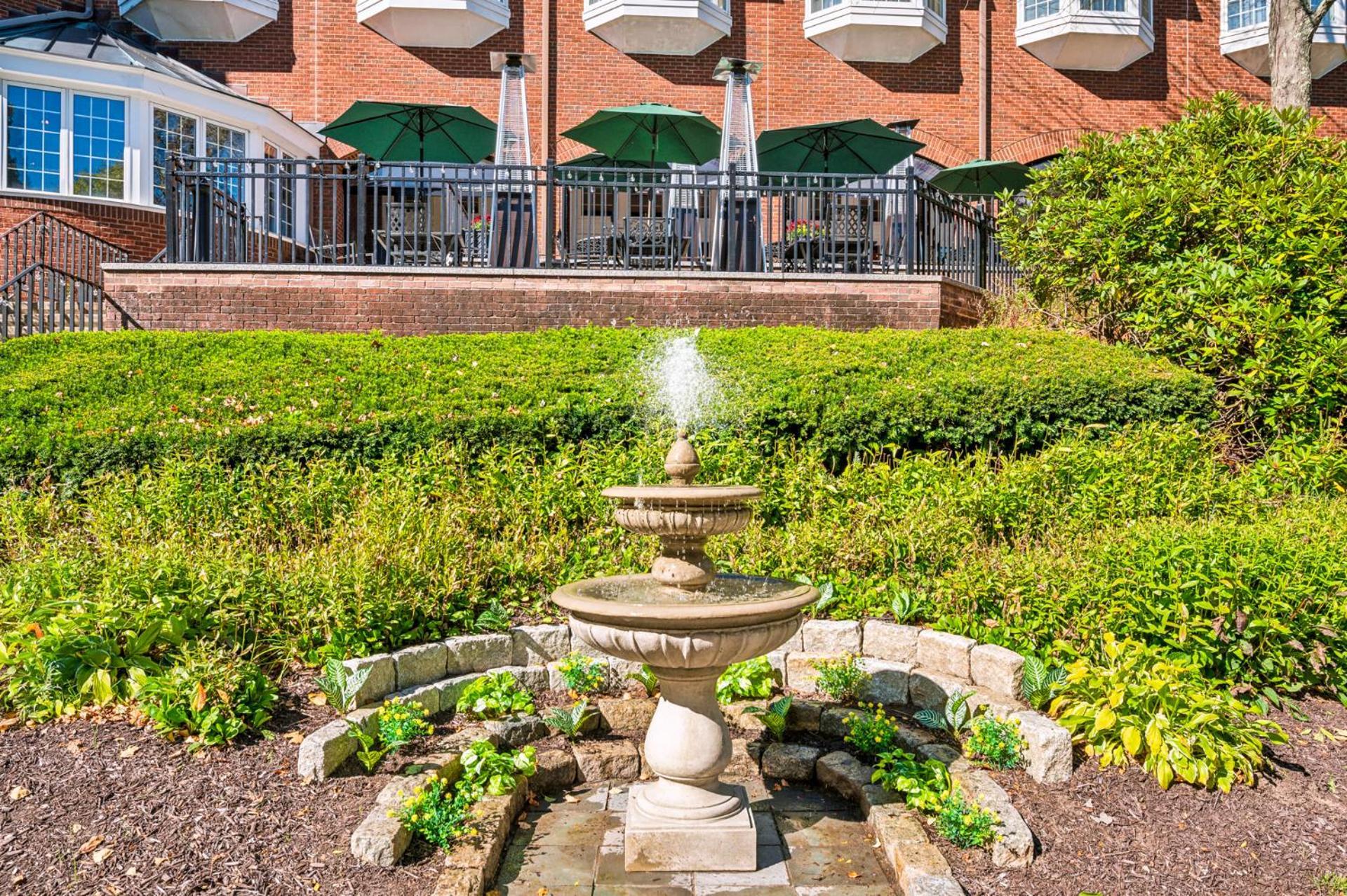 The Simsbury Inn Exterior foto