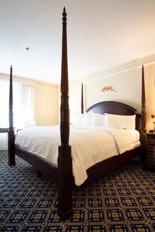 The Simsbury Inn Exterior foto